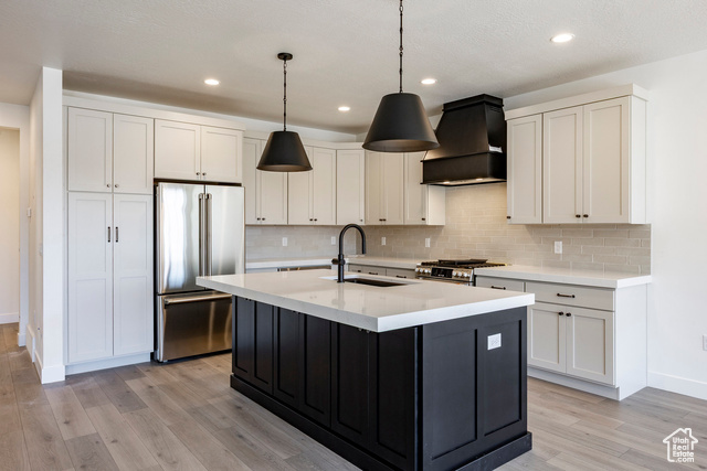 Photo 8 for MLS #2078678 at 6002 N Fairview Dr #226