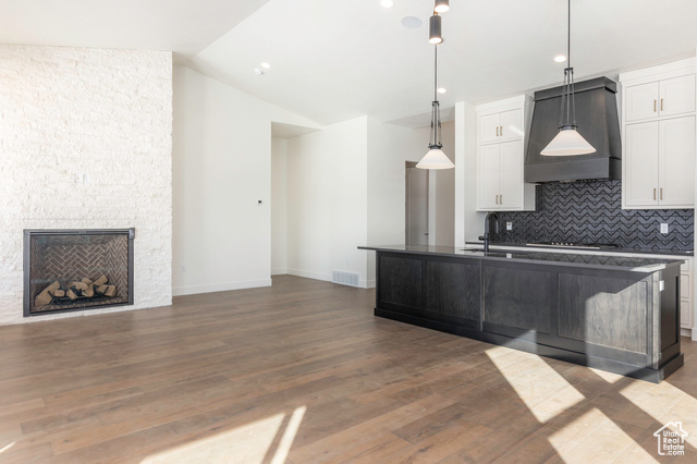 Photo 9 for MLS #2078690 at 496 E Kayak Dr #306