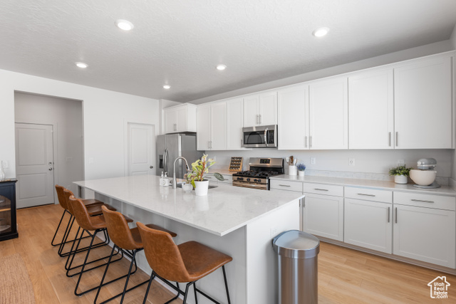 Photo 14 for MLS #2078756 at 543 W Flora Dr