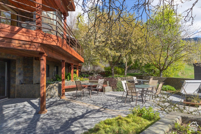 Photo 13 for MLS #2078772 at 760 Maple Ln