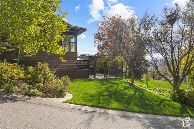 Photo 9 for MLS #2078772 at 760 Maple Ln