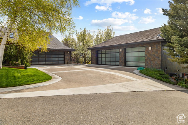 Photo 8 for MLS #2078772 at 760 Maple Ln