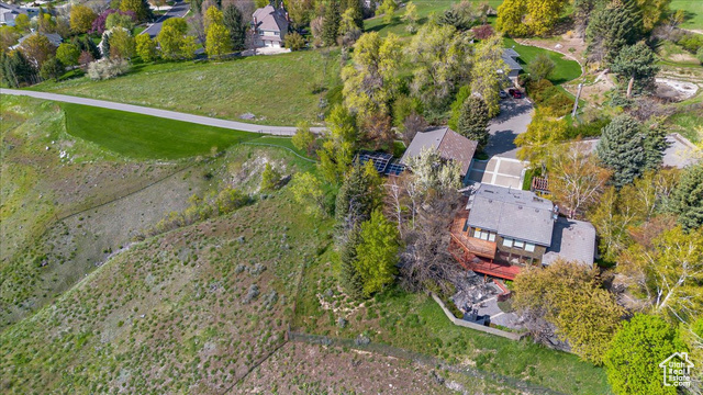 Photo 33 for MLS #2078772 at 760 Maple Ln