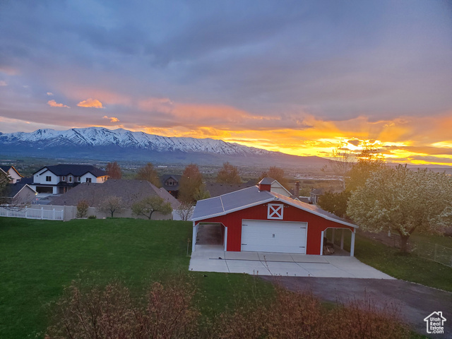 Photo 6 for MLS #2078893 at 1075 Grandview Dr