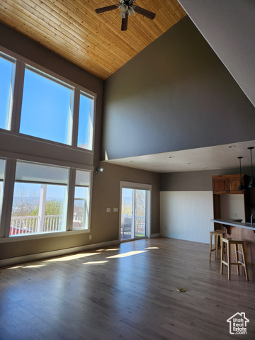 Photo 16 for MLS #2078893 at 1075 Grandview Dr