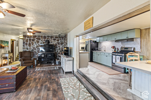 Photo 12 for MLS #2078979 at 3043 W Quakie Haven Rd