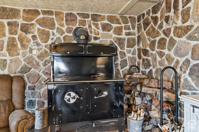Photo 16 for MLS #2078979 at 3043 W Quakie Haven Rd