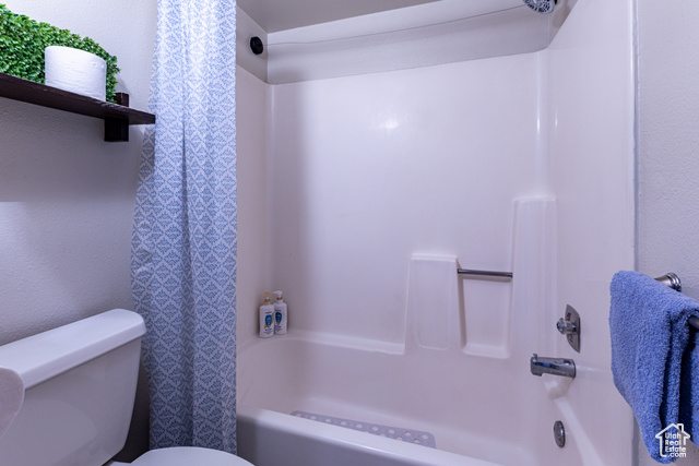 Photo 16 for MLS #2079001 at 1487 Woodside Ave #103B