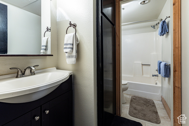Photo 15 for MLS #2079001 at 1487 Woodside Ave #103B