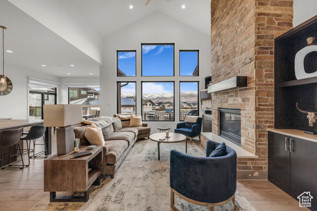 Photo 6 for MLS #2079112 at 1622 E Abajo Peak Cir #TV-23
