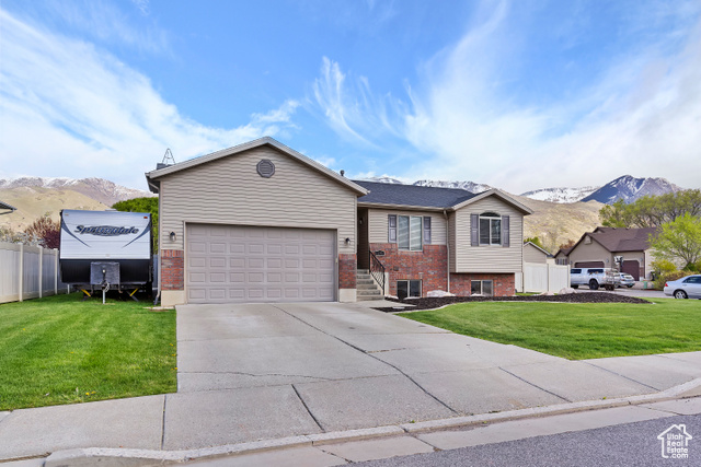 Photo 2 for MLS #2079133 at 3295 S 1500 West