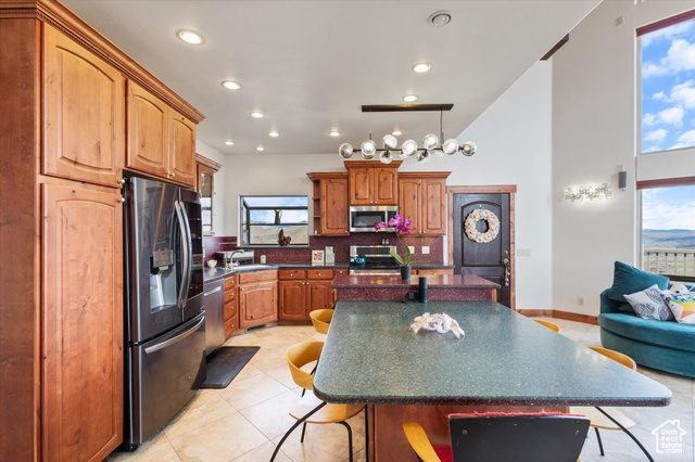Photo 7 for MLS #2079213 at 287 Crestview Dr