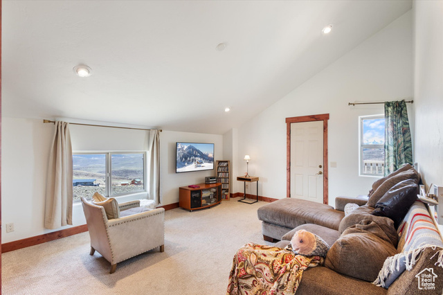 Photo 16 for MLS #2079213 at 287 Crestview Dr