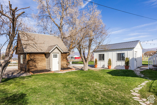Photo 12 for MLS #2079249 at 3893 E Center Creek Rd