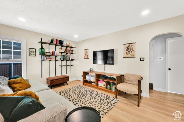 Photo 11 for MLS #2079507 at 2226 Harrison Blvd