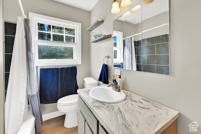 Photo 16 for MLS #2079507 at 2226 Harrison Blvd