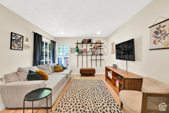 Photo 10 for MLS #2079507 at 2226 Harrison Blvd