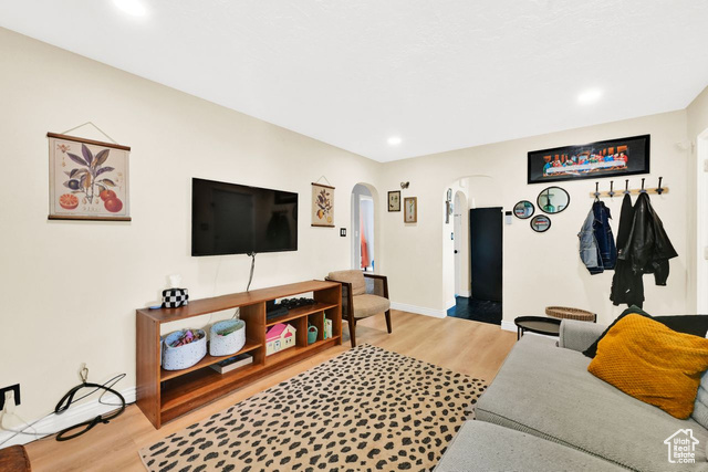 Photo 12 for MLS #2079507 at 2226 Harrison Blvd