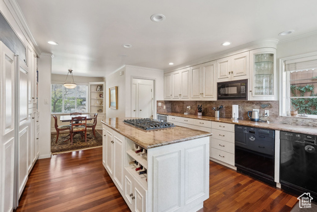 Photo 24 for MLS #2079523 at 1500 E Arlington Dr