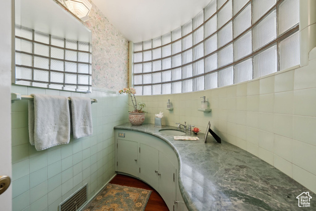 Photo 28 for MLS #2079523 at 1500 E Arlington Dr