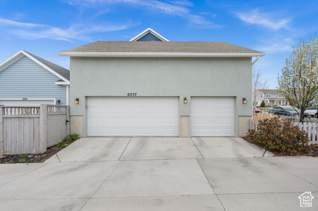 Photo 8 for MLS #2079592 at 6257 W Birch Run Rd #125