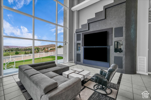 Photo 9 for MLS #2079599 at 668 Lava Pointe Dr