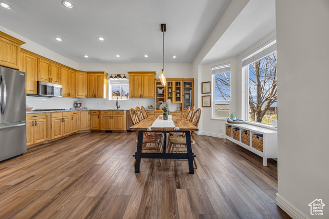 Photo 11 for MLS #2079829 at 1563 Bryan Rd