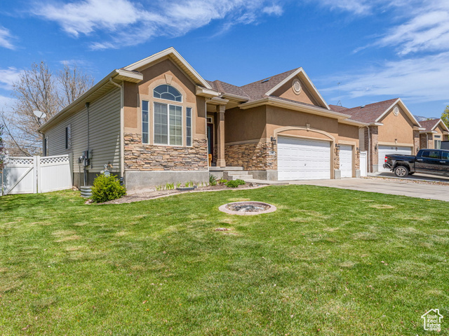 297 E Calais Ln