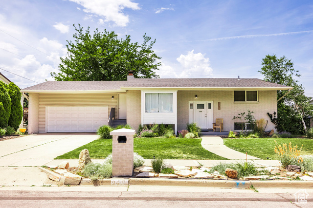 9466 S INDIAN RIDGE DR, Sandy UT 84092