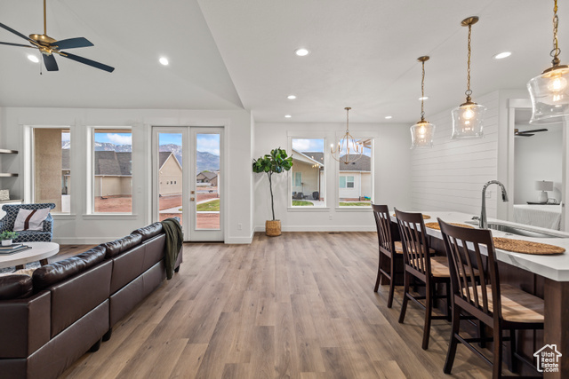 Photo 10 for MLS #2079992 at 949 W Torrey Pines Dr