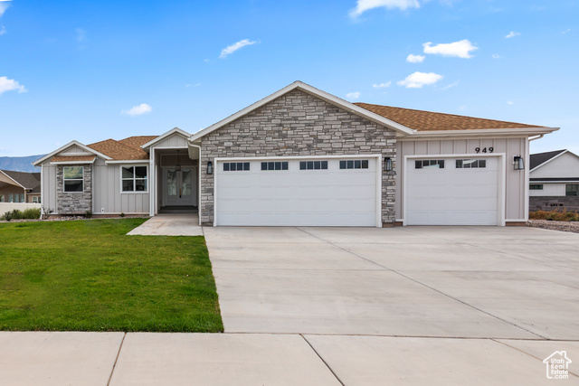 Photo 2 for MLS #2079992 at 949 W Torrey Pines Dr