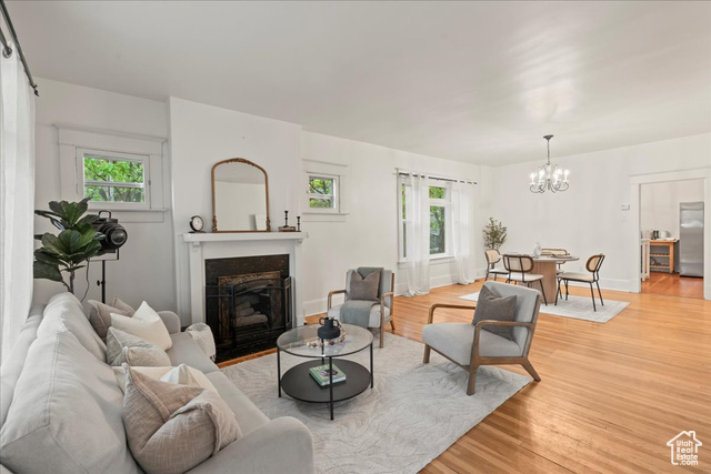 Photo 4 for MLS #2080174 at 946 E Princeton Ave