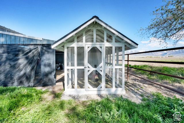 Photo 13 for MLS #2080297 at 302 Old Farm Rd