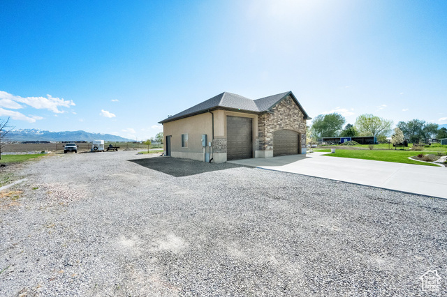 Photo 4 for MLS #2080297 at 302 Old Farm Rd