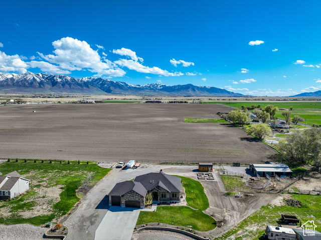 Photo 43 for MLS #2080297 at 302 Old Farm Rd
