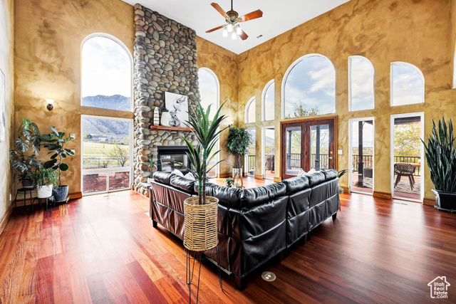 Photo 17 for MLS #2080304 at 1910 E Canyon Ridge Drive