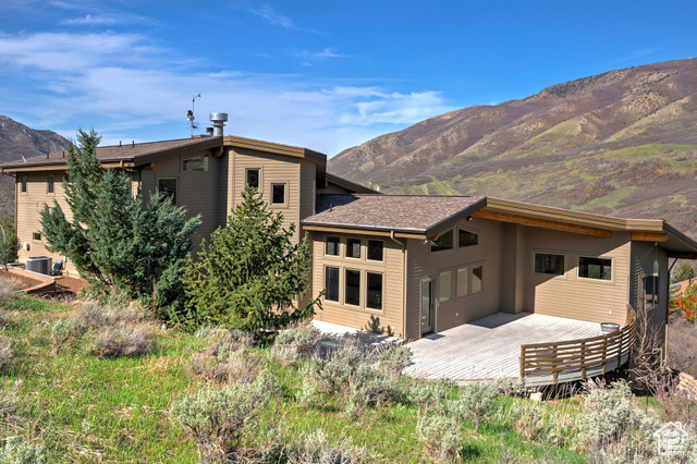 Photo 3 for MLS #2080327 at 152 N Silver Oak Rd