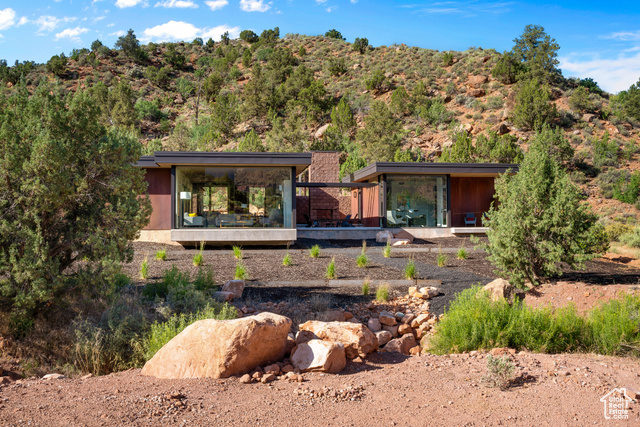Photo 8 for MLS #2080510 at 112 Canyon Cv