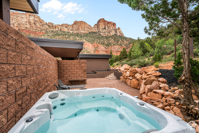 Photo 12 for MLS #2080510 at 112 Canyon Cv