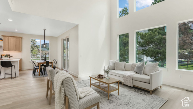 Photo 14 for MLS #2080957 at 2298 E Parkside Cir