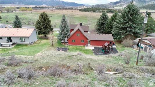 Photo 5 for MLS #2081211 at 1752 Cedar View Rd
