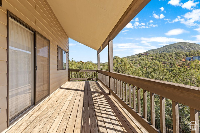 Photo 12 for MLS #2081286 at 375 Hillcrest