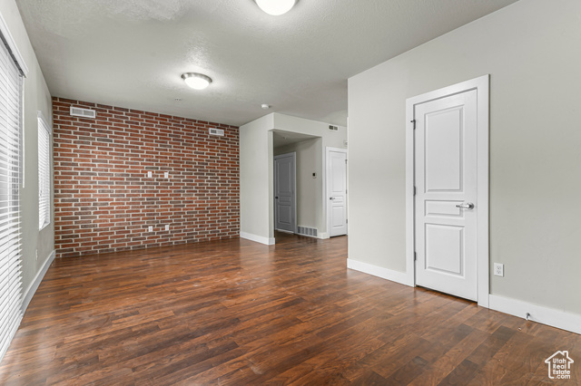 Photo 7 for MLS #2081288 at 170 E Belmont Ave #B3