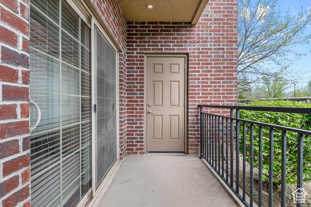 Photo 17 for MLS #2081288 at 170 E Belmont Ave #B3