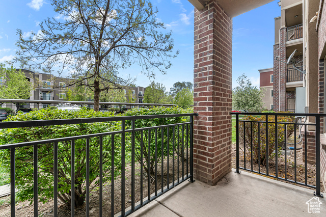Photo 18 for MLS #2081288 at 170 E Belmont Ave #B3