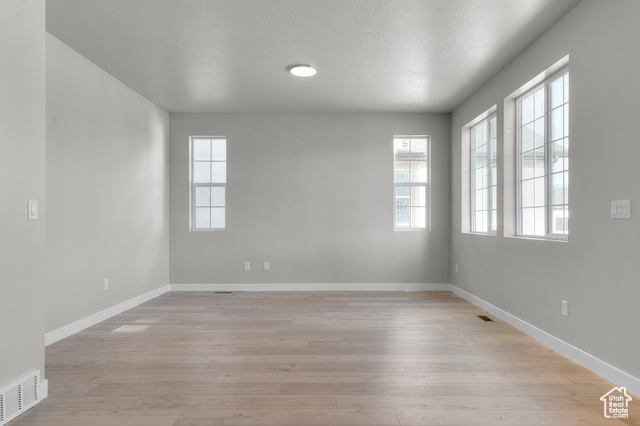 Photo 9 for MLS #2081341 at 1043 W Sparrow Way