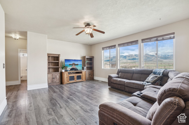 Photo 9 for MLS #2081447 at 3214 W Ridgeline Rd