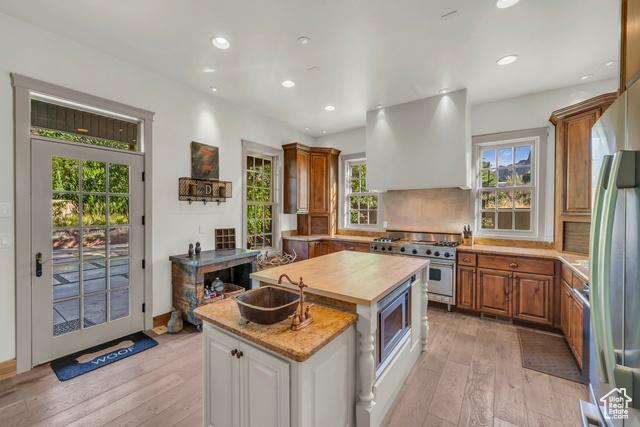 Photo 7 for MLS #2081687 at 105 River Bend Cir #105