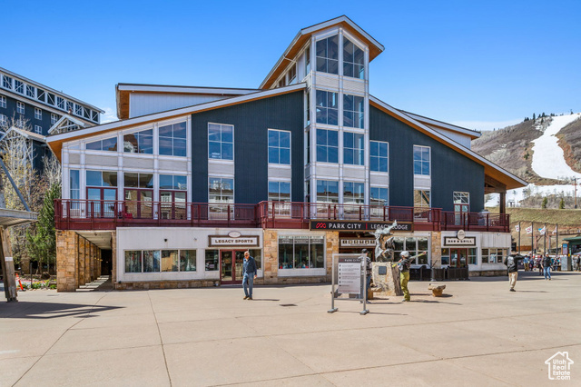 1401 Lowell Ave 25