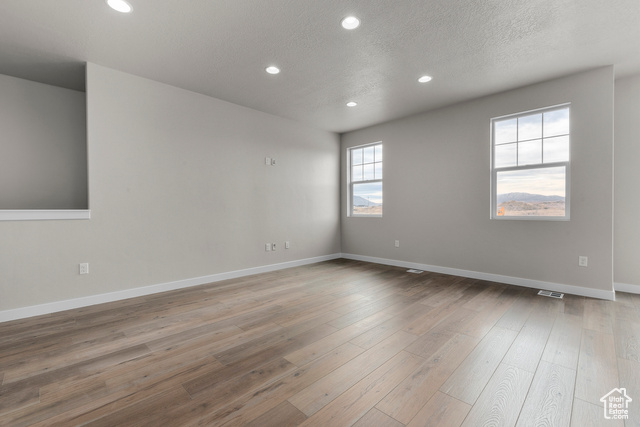 Photo 13 for MLS #2081805 at 559 W Coyote Ridge Rd